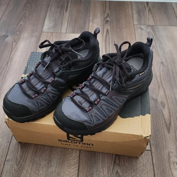 ✨NEW✨ Salomon Women's X Crest Black Gray Hiking Shoes 7 - Picture 2 of 11